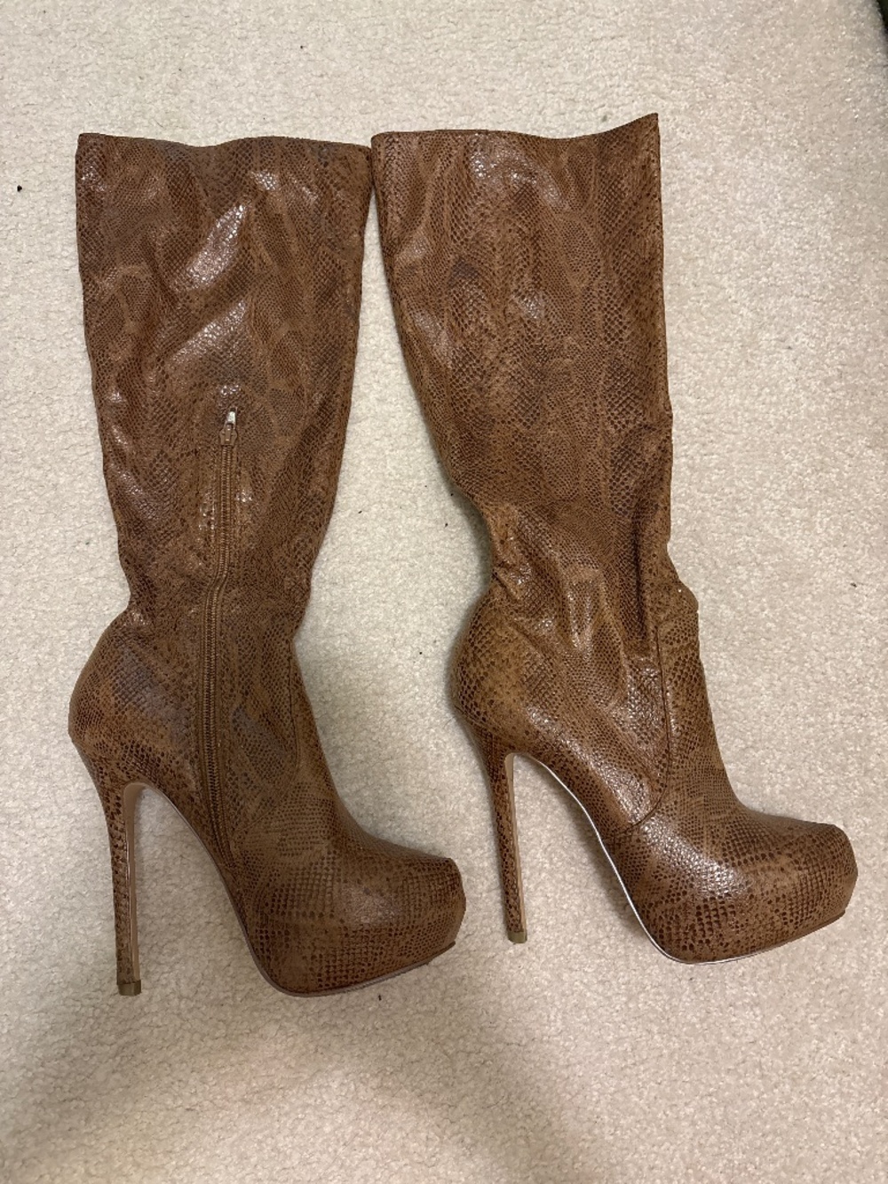 Vintage Y2K faux snake skin boots